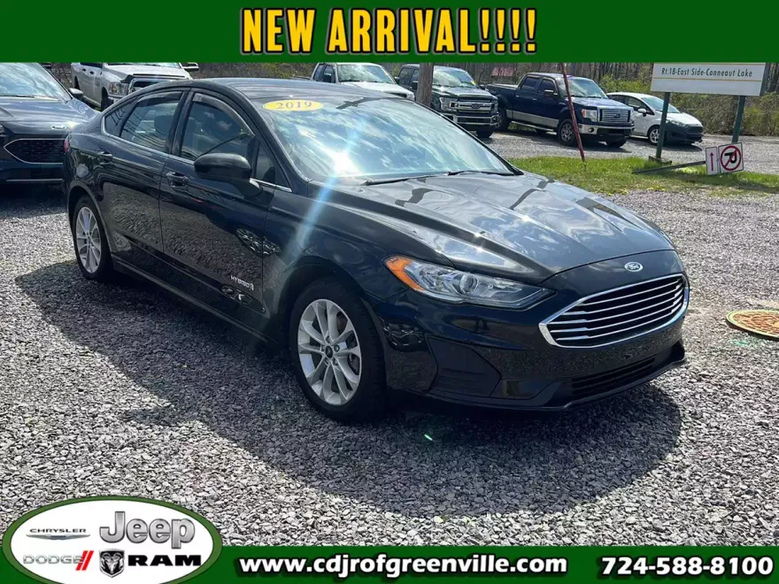 2019 Ford Fusion Hybrid SE photo 1