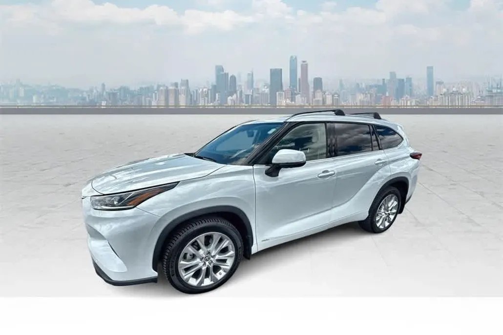 2022 Toyota Highlander Hybrid Limited photo 1
