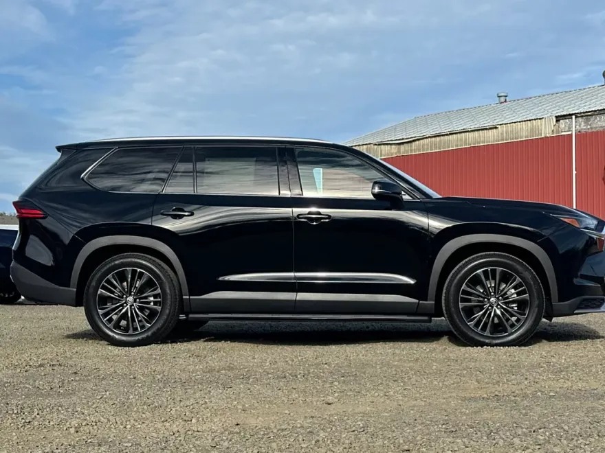 2025 Toyota Grand Highlander Hybrid MAX Platinum AWD photo 1