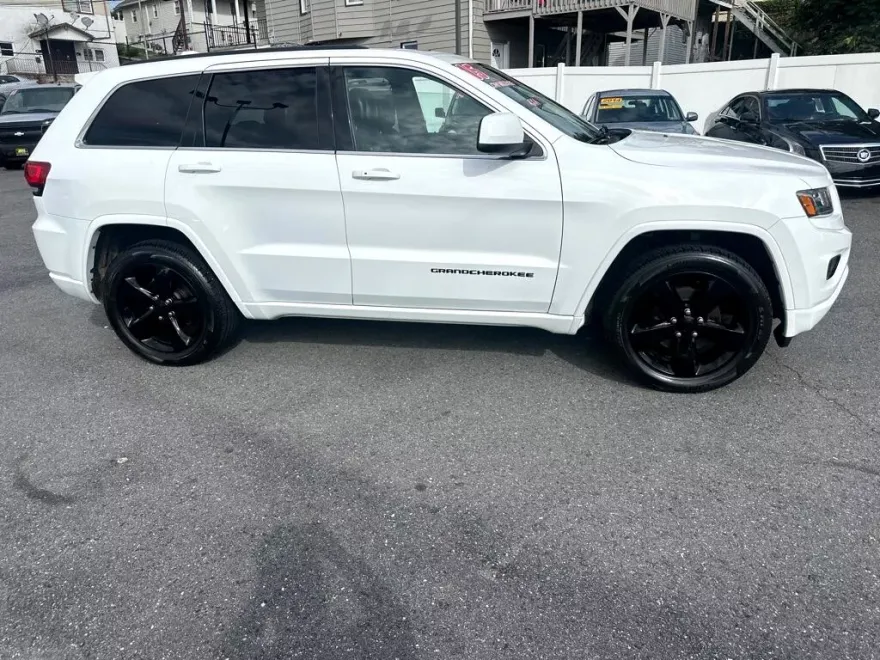 2015 Jeep Grand Cherokee Altitude photo 1