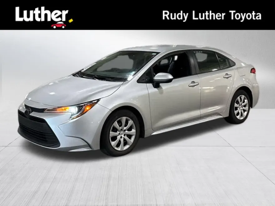2023 Toyota Corolla LE photo 1