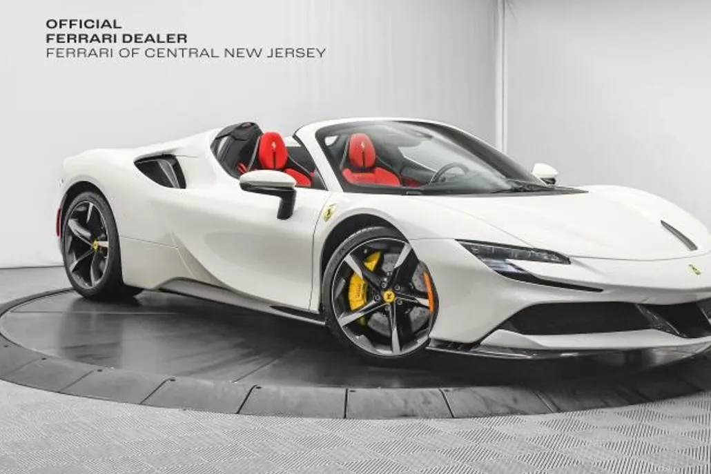 2022 Ferrari SF90 Spider photo 1