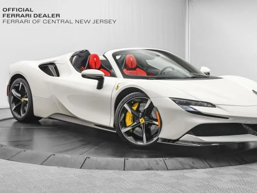 2022 Ferrari SF90 Spider photo 1