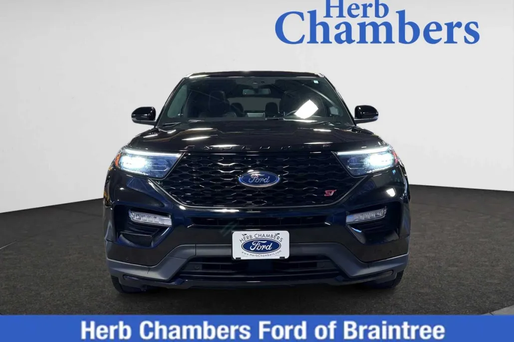 2022 Ford Explorer ST photo 1
