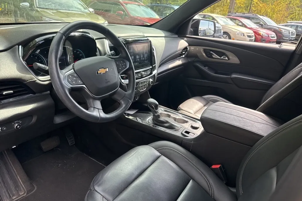 2023 Chevrolet Traverse Leather photo 1