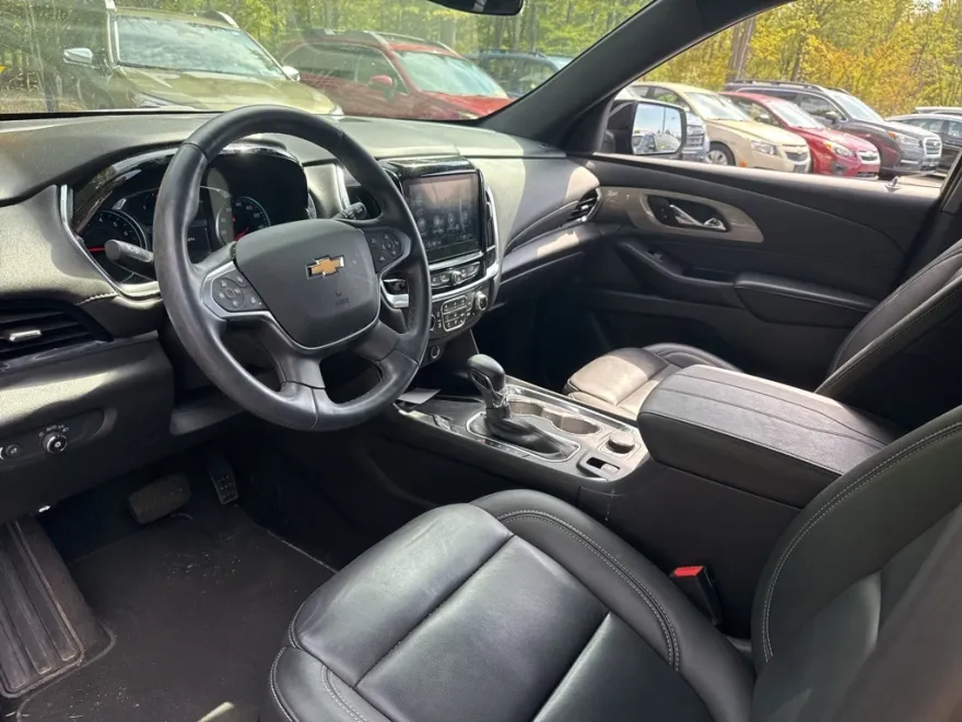 2023 Chevrolet Traverse Leather photo 1
