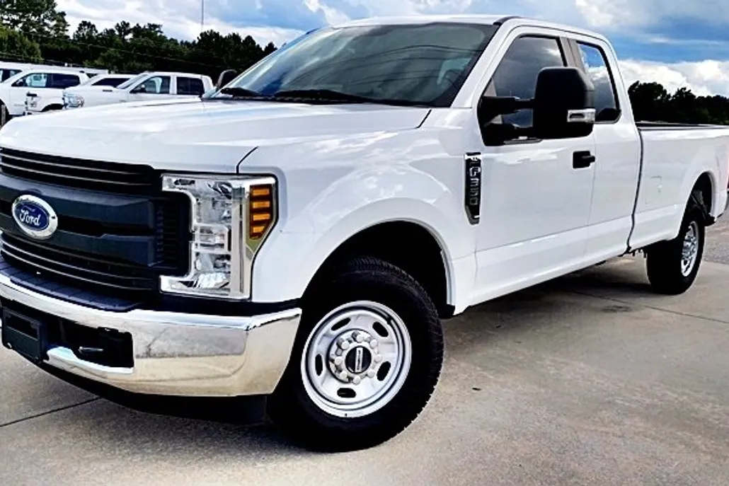 2019 Ford F-350 photo 1