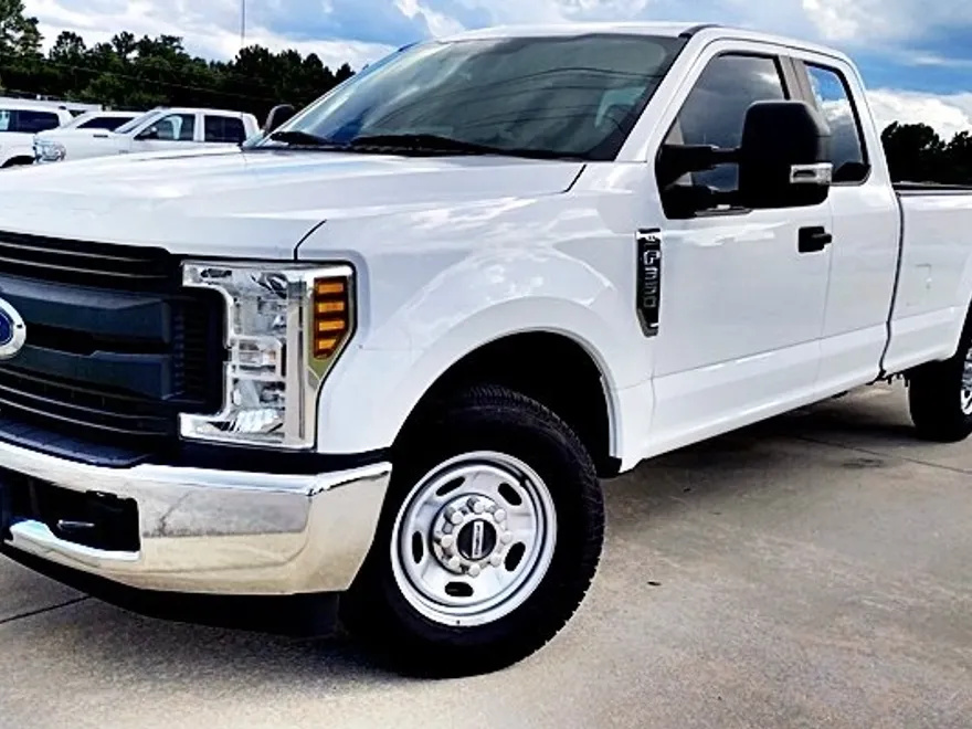 2019 Ford F-350 photo 1