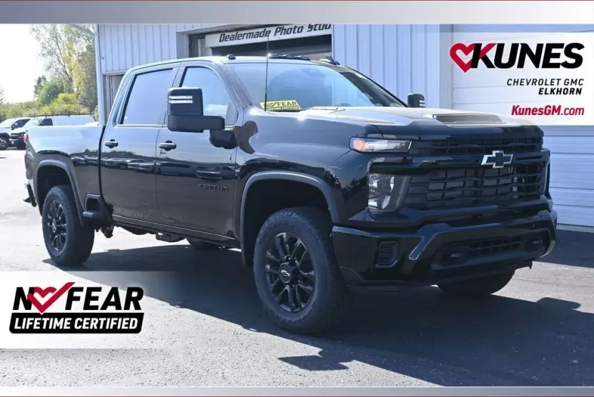 2026 Chevrolet Silverado 2500HD Custom photo 1