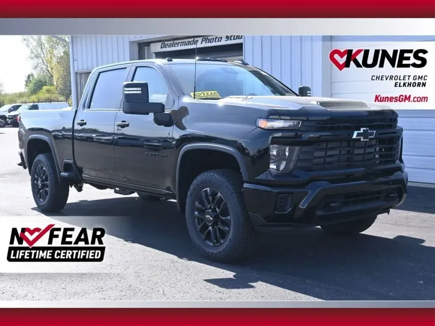 2026 Chevrolet Silverado 2500HD Custom photo 1
