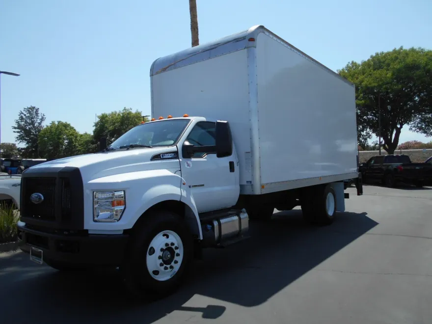 2024 Ford F-650 Base photo 1