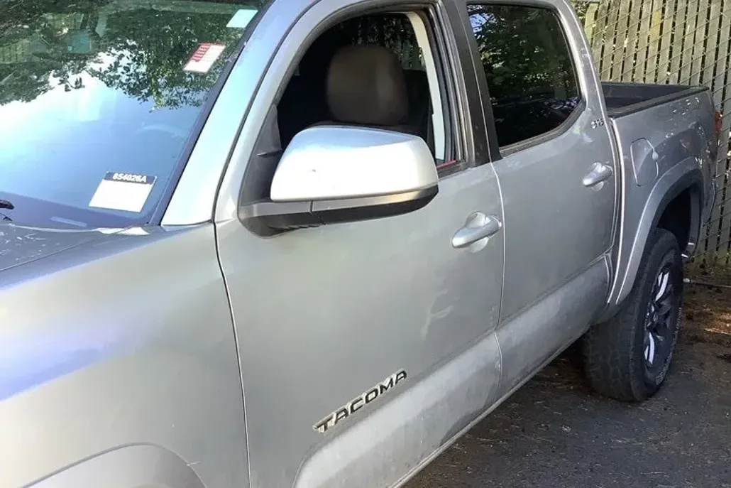 2019 Toyota Tacoma SR5 V6 photo 1