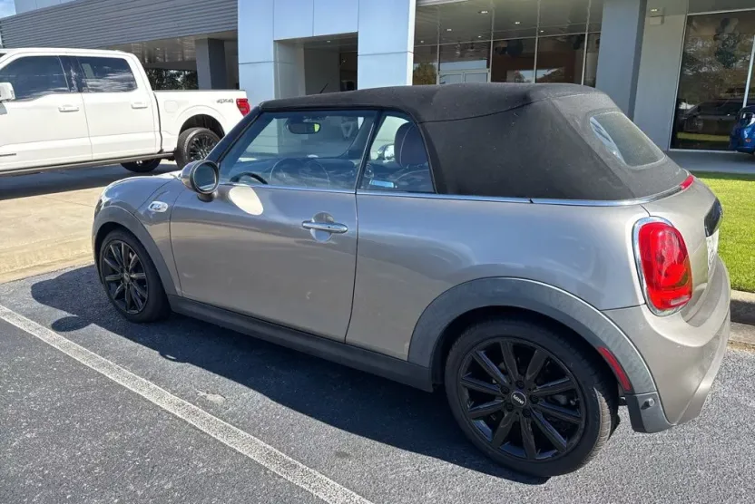 2016 Mini Cooper Convertible S photo 1