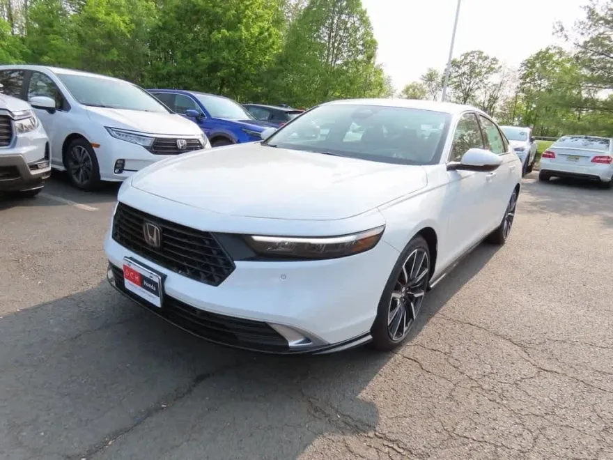 2025 Honda Accord Hybrid Touring photo 1