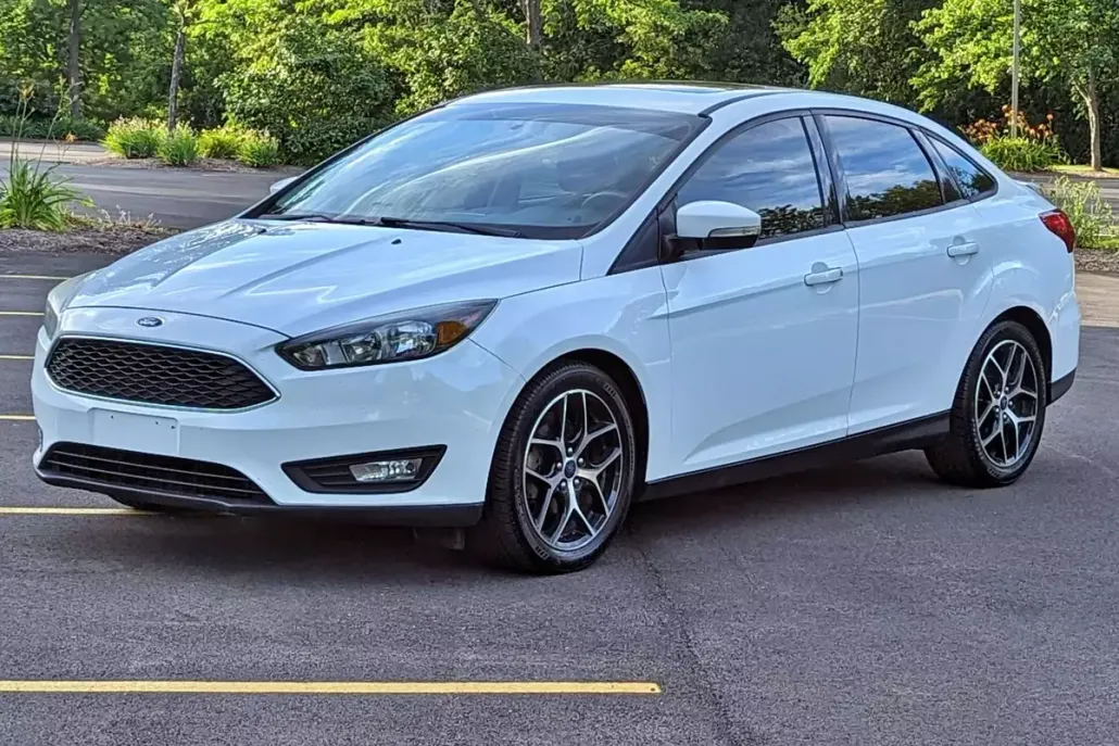 2017 Ford Focus SEL photo 1