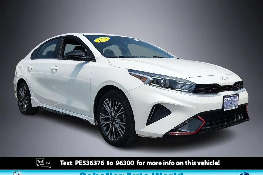 2023 Kia Forte GT-Line photo 1
