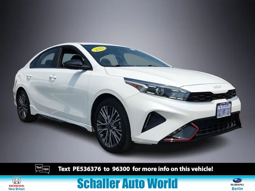 2023 Kia Forte GT-Line photo 1