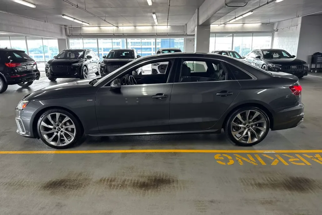 2021 Audi A4 S line Premium Plus photo 1