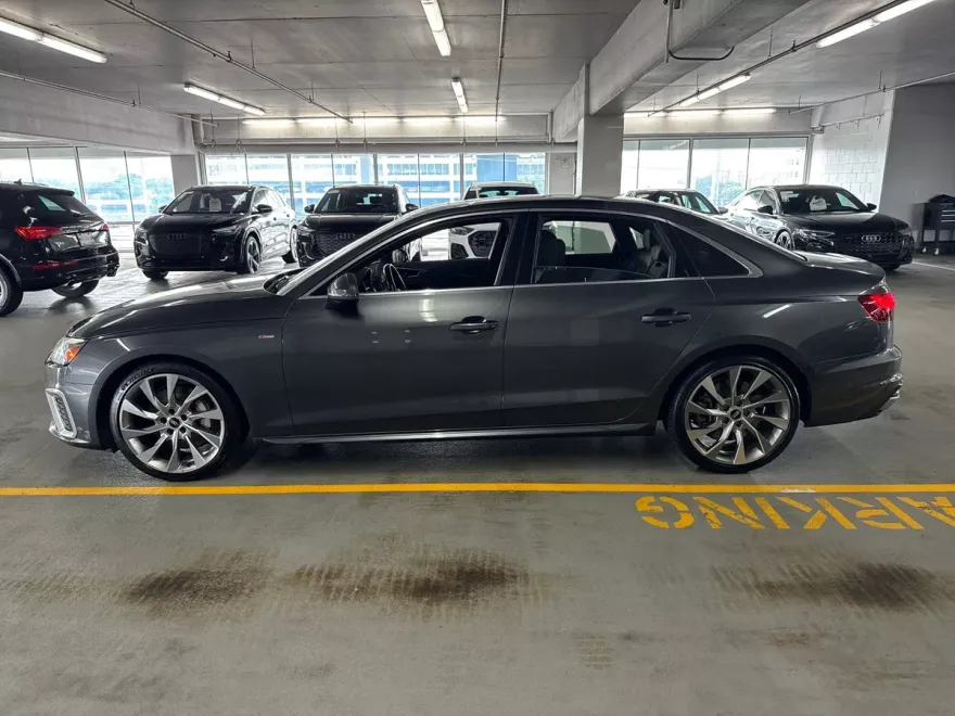 2021 Audi A4 S line Premium Plus photo 1