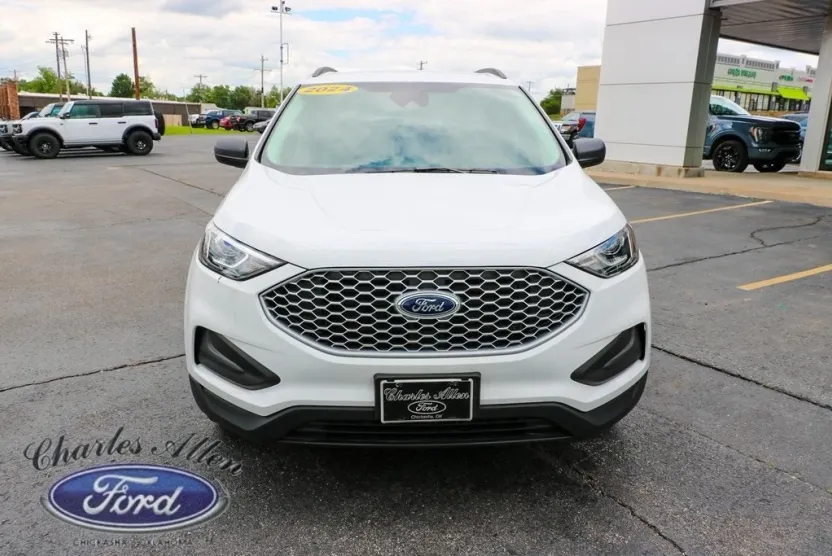 2024 Ford Edge SE photo 1
