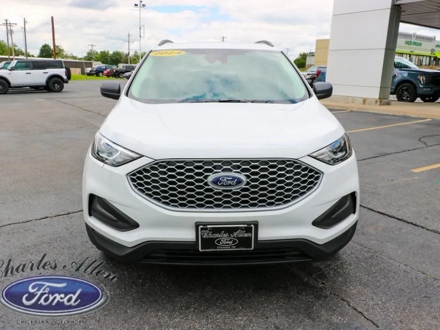 2024 Ford Edge SE photo 1