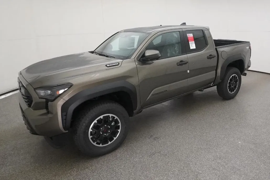 2025 Toyota Tacoma TRD Off-Road 4x4 Double Cab photo 1