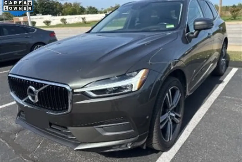2018 Volvo XC60 T6 Momentum photo 1