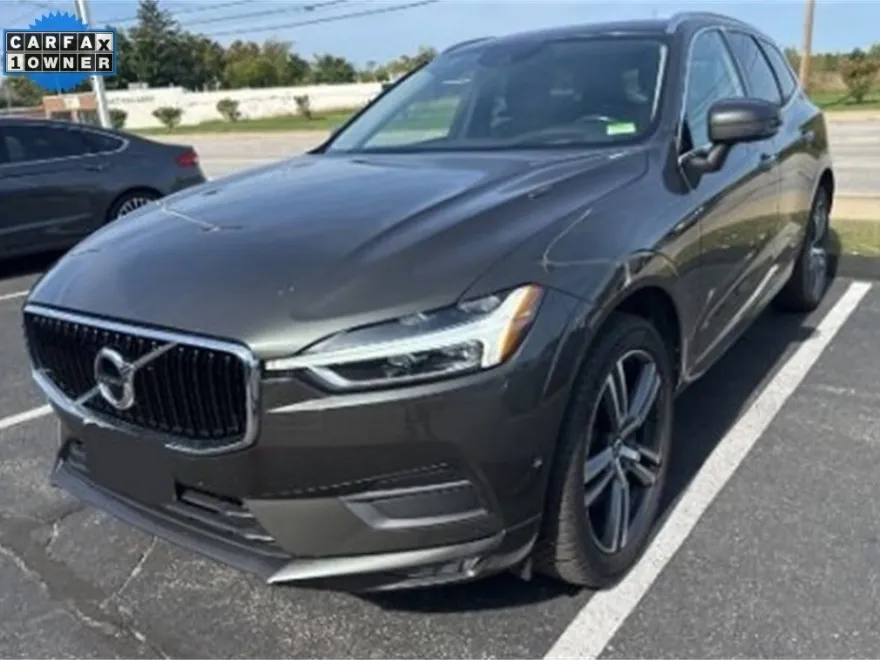 2018 Volvo XC60 T6 Momentum photo 1