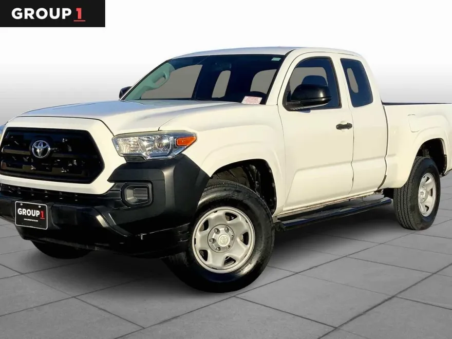 2017 Toyota Tacoma SR photo 1
