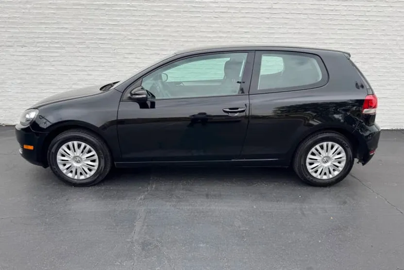 2011 Volkswagen Golf 2.5L photo 1