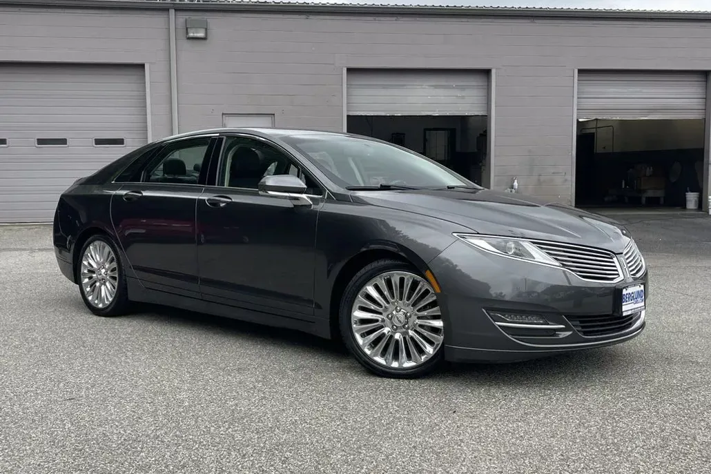 2015 Lincoln MKZ Base photo 1