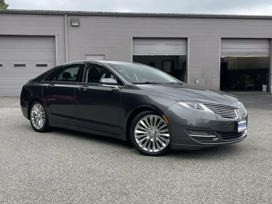 2015 Lincoln MKZ Base photo 1