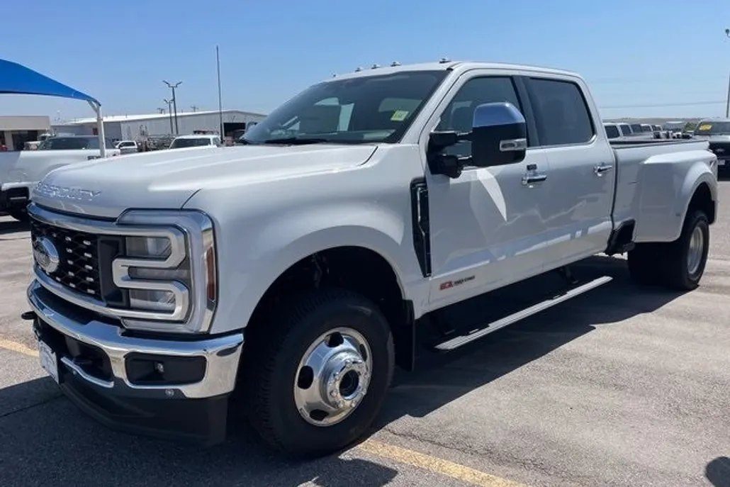 2025 Ford F-350 photo 1