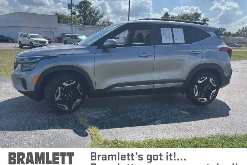 2024 Kia Seltos SX photo 1