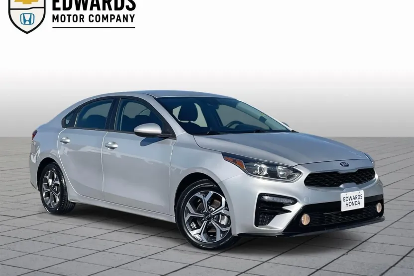 2021 Kia Forte LXS photo 1