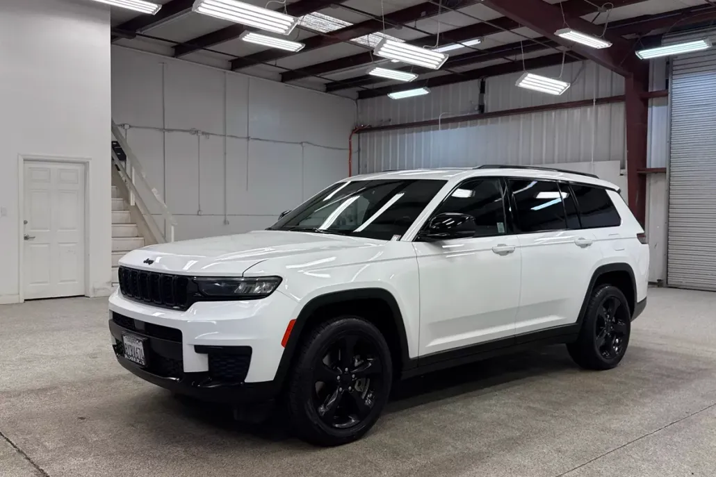 2021 Jeep Grand Cherokee Altitude photo 1
