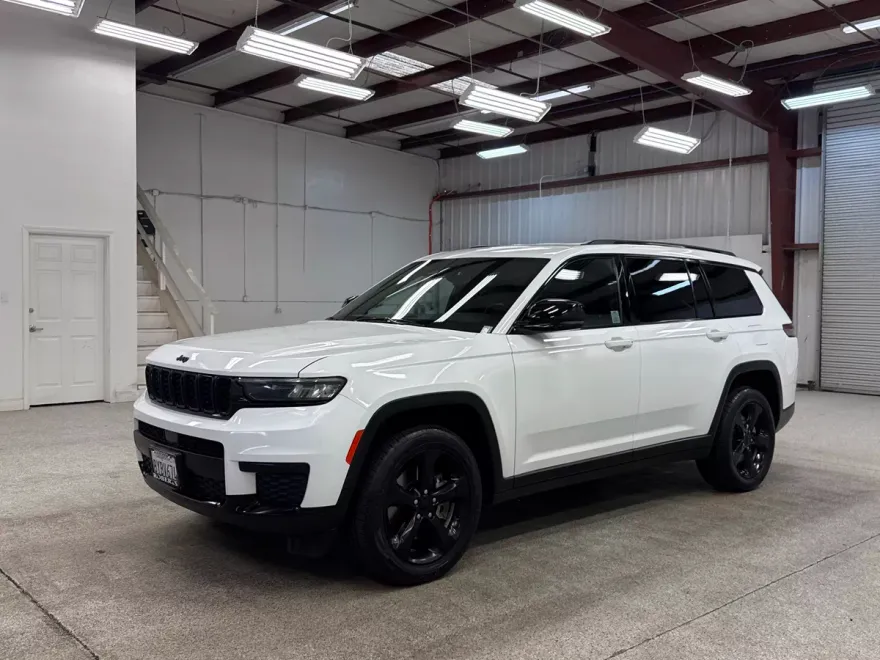 2021 Jeep Grand Cherokee Altitude photo 1