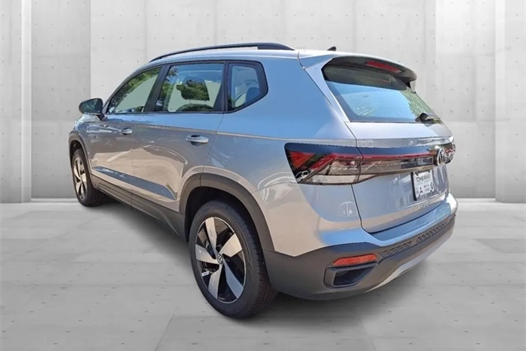 2025 Volkswagen Taos S photo 1