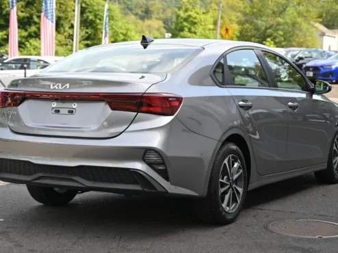 2024 Kia Forte LXS photo 4