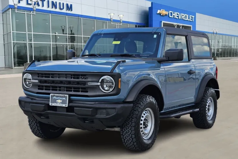 2022 Ford Bronco Base photo 1
