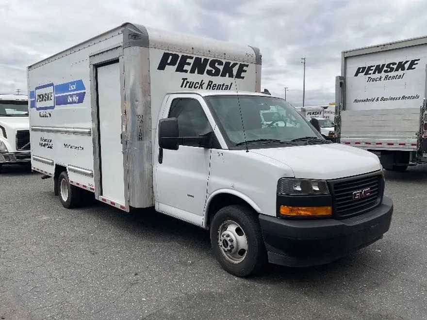 2022 Gmc Savana 3500 Cutaway photo 1