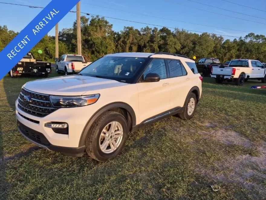 2024 Ford Explorer XLT photo 1