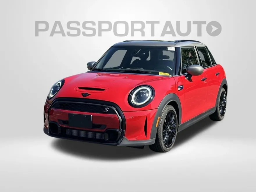 2023 Mini Cooper Signature 4 Door Hardtop S photo 1