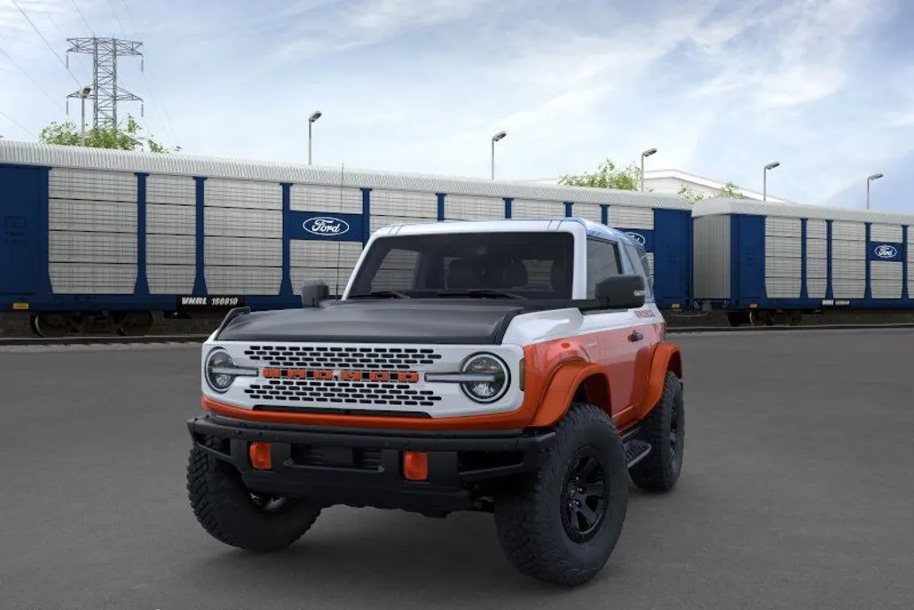 2025 Ford Bronco First Edition photo 1