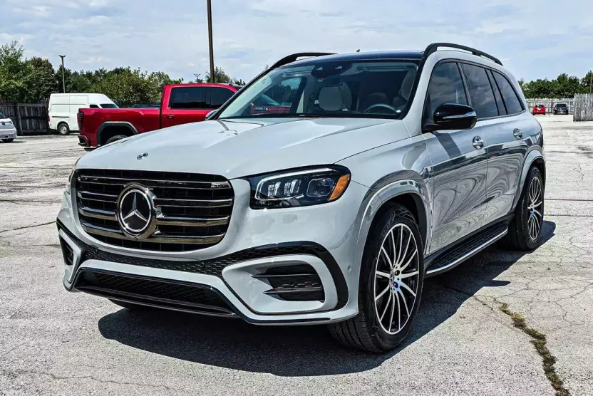 2026 Mercedes Benz GLS 450 4MATIC photo 1