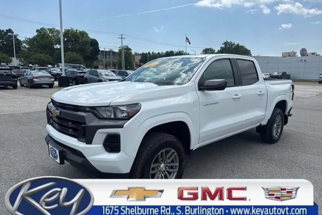 2024 Chevrolet Colorado LT photo 1