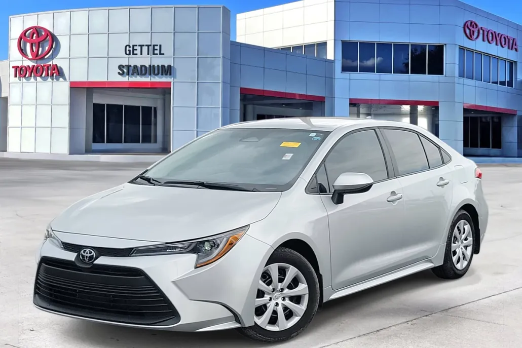 2025 Toyota Corolla LE photo 1