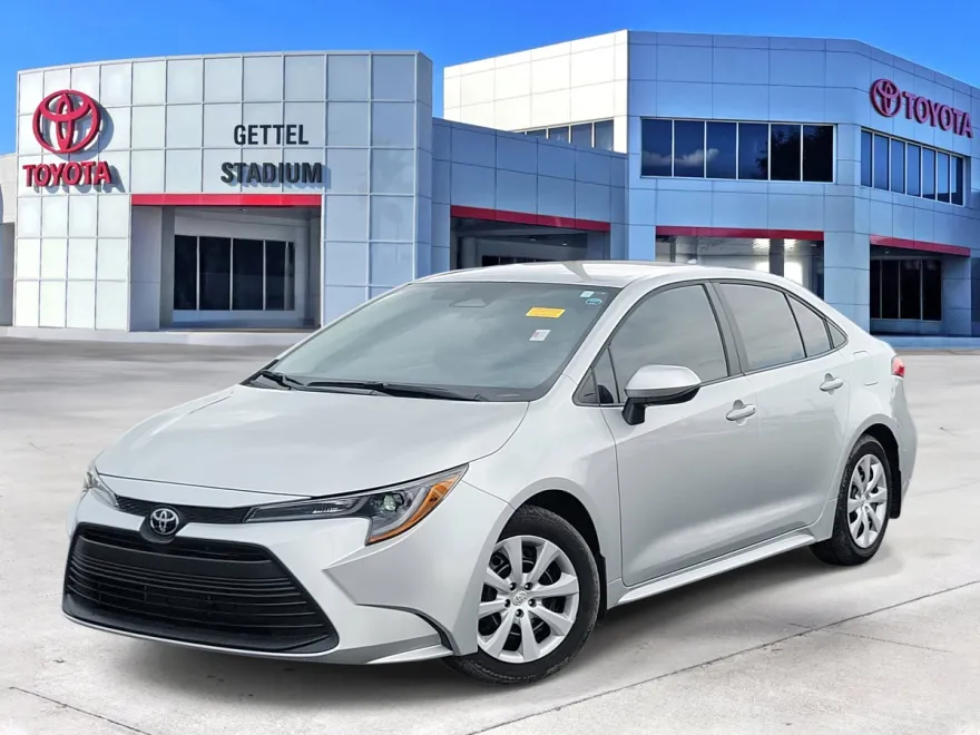 2025 Toyota Corolla LE photo 1