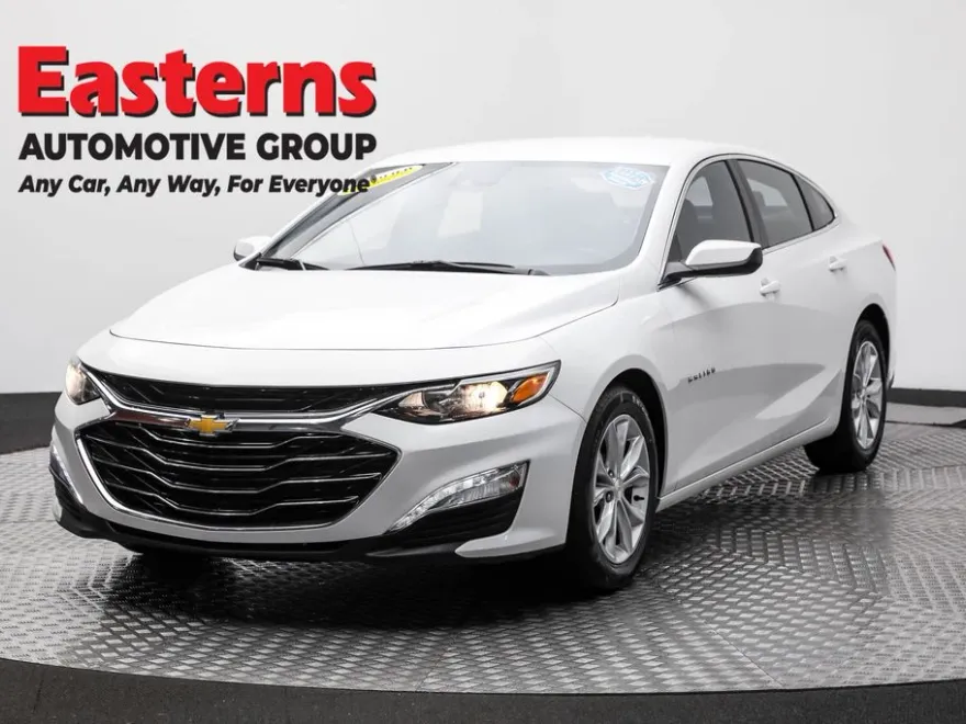 2023 Chevrolet Malibu 1LT photo 1