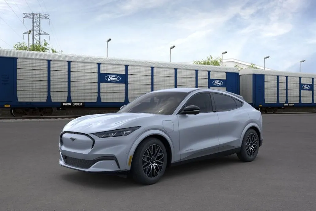 2025 Ford Mustang Mach-E Premium photo 1